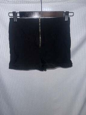 HAE Black High Waisted Front Zip Shorts Size S